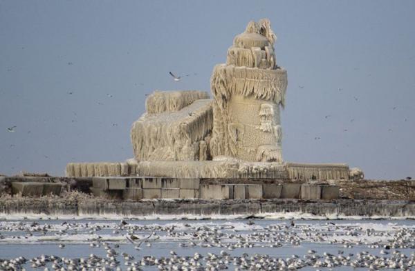 ice_lighthouse3.jpg