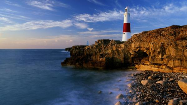 lighthouse-dorset-england_0.jpg